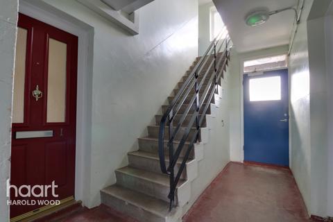 5 Bedale Road, Romford, RM3 9TU