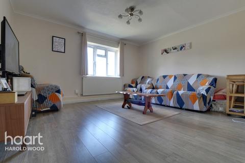 5 Bedale Road, Romford, RM3 9TU