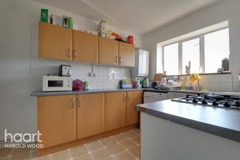 5 Bedale Road, Romford, RM3 9TU