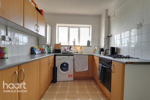 5 Bedale Road, Romford, RM3 9TU