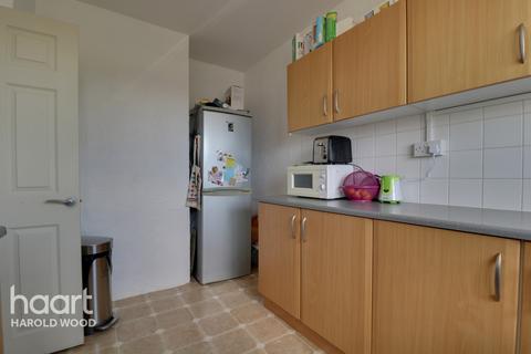 5 Bedale Road, Romford, RM3 9TU
