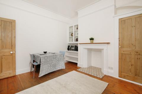 52 Blunts Road, London, SE9 1HU