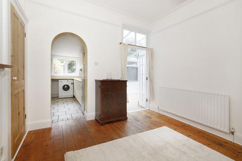 52 Blunts Road, London, SE9 1HU