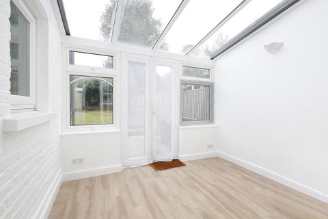 52 Blunts Road, London, SE9 1HU