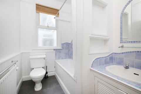 52 Blunts Road, London, SE9 1HU