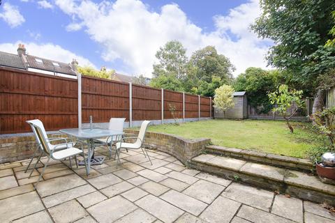 52 Blunts Road, London, SE9 1HU