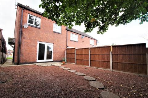 85 Lark Rise, Uttoxeter, ST14 8SZ