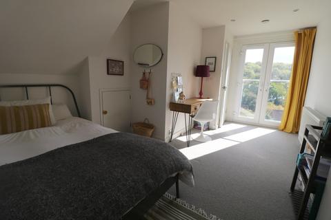 5 Hyde Road, South Croydon, CR2 9NR