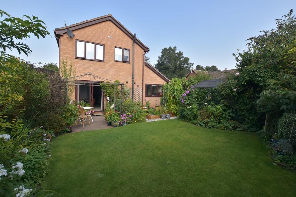 Croft Way, Market Drayton 3 bed detached house £260,000