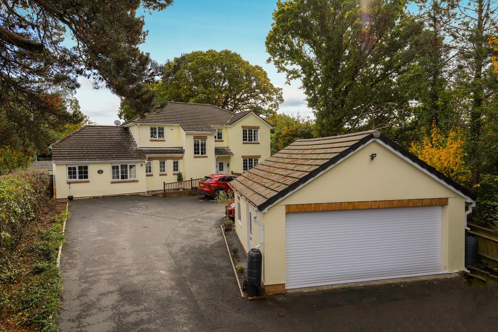 Avenue Road, Bovey Tracey 5 bed detached house £625,000