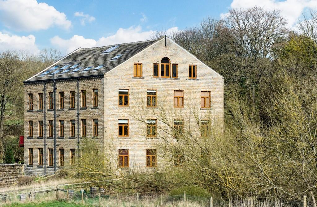 Linfit Lane, Kirkburton 2 bed flat £140,000