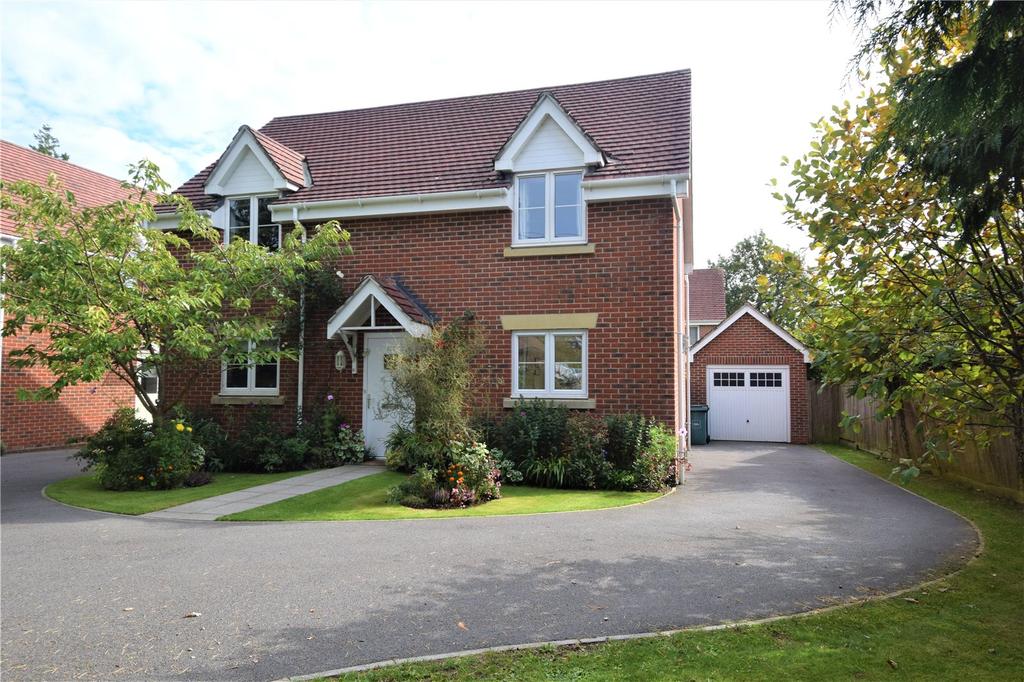 Winchester Road, Four Marks, Alton 4 bed detached house £425,000
