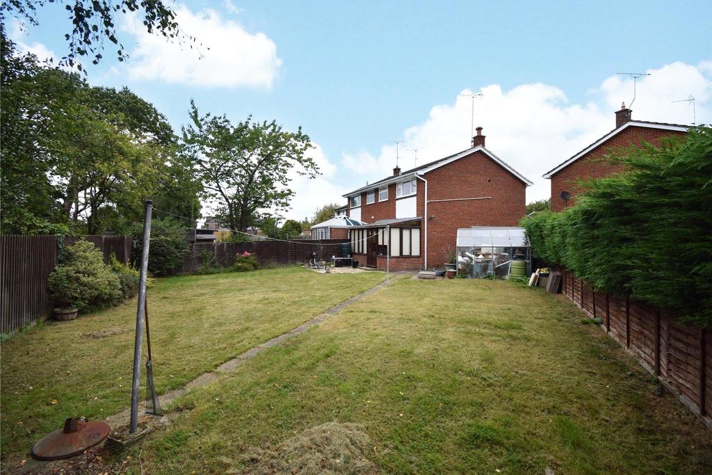 St Pauls Gate, Wokingham, Berkshire, RG41 3 bed semidetached house £340,000