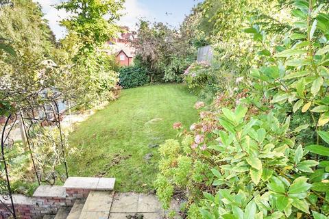 63 Oak Drive, Colwyn Bay, LL29 7YP