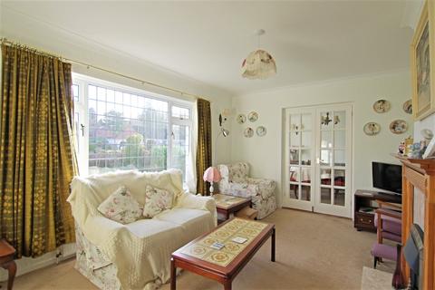 6 Elm Garth, Wetheral, Carlisle, CA4 8LB