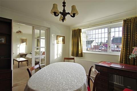 6 Elm Garth, Wetheral, Carlisle, CA4 8LB