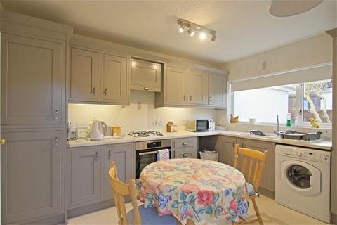 6 Elm Garth, Wetheral, Carlisle, CA4 8LB