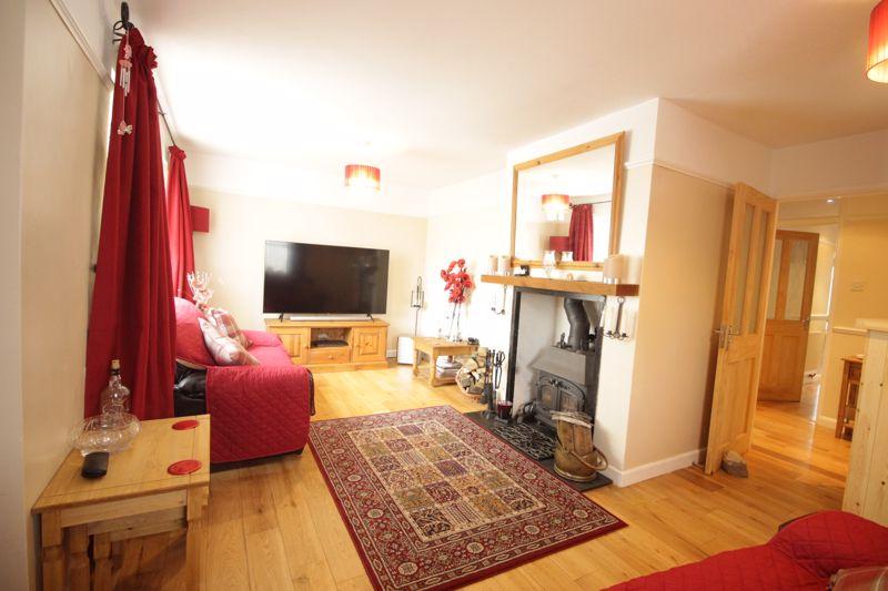 Broxburn Road, Warminster 3 bed detached bungalow £355,000