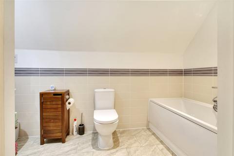 18 Chartwell Lane, Longfield, DA3 7AY