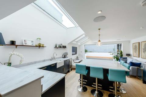 24 Burnthwaite Road, London, SW6 5BE