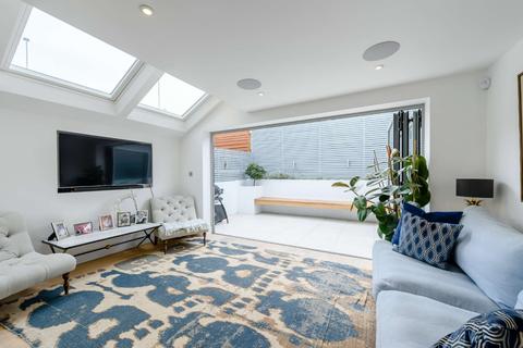 24 Burnthwaite Road, London, SW6 5BE