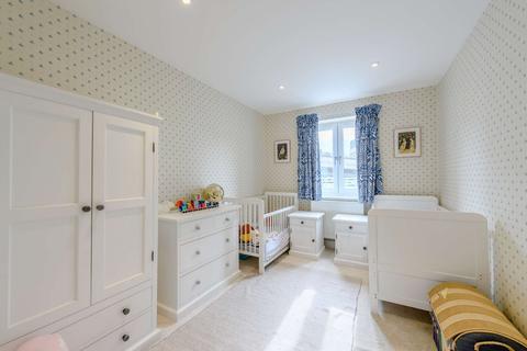 24 Burnthwaite Road, London, SW6 5BE