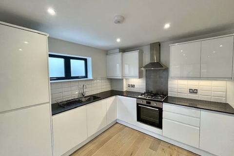 1 bedroom flat to rent, Station Approach, Sanderstead