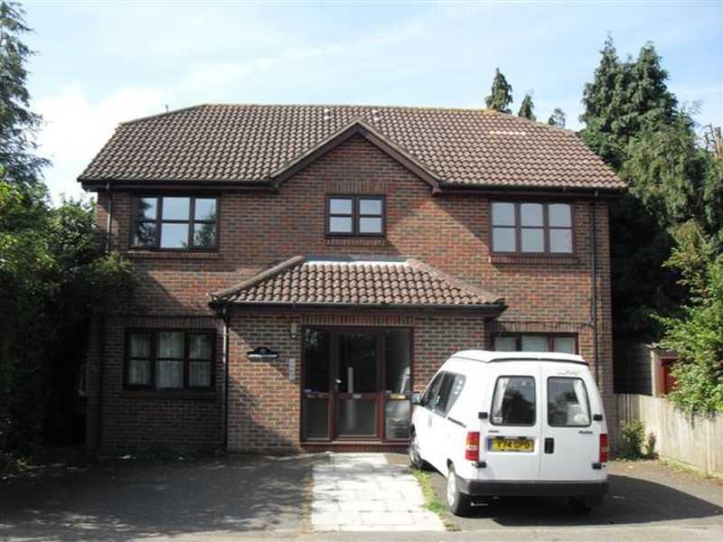 Shelton Avenue, Warlingham 1 bed apartment £950 pcm (£219 pw)
