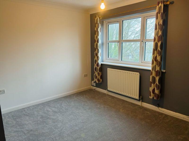 Shelton Avenue, Warlingham 1 bed apartment £950 pcm (£219 pw)