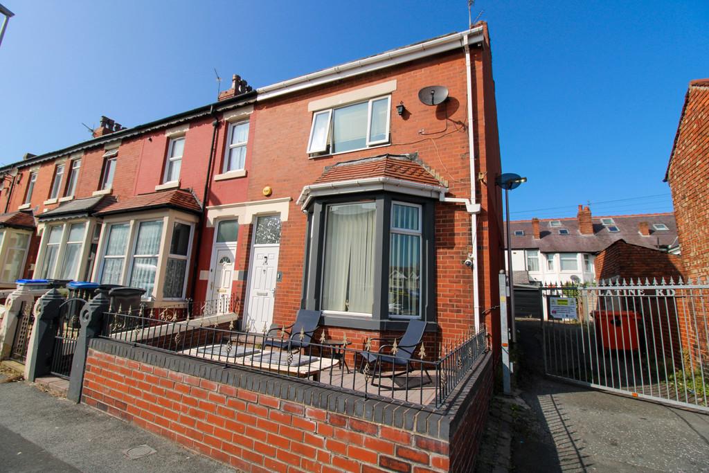 Palatine Road, Blackpool, FY1 3 bed end of terrace house £109,950