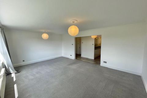 2 bedroom apartment to rent, Westview Road, Warlingham