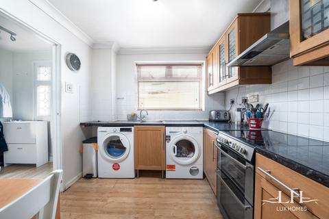 41 Victor Close, Hornchurch, RM12 4XH