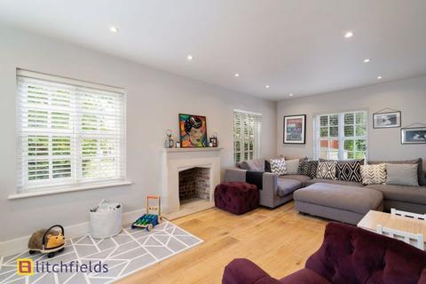 47 Willifield Way, London, NW11 7XU