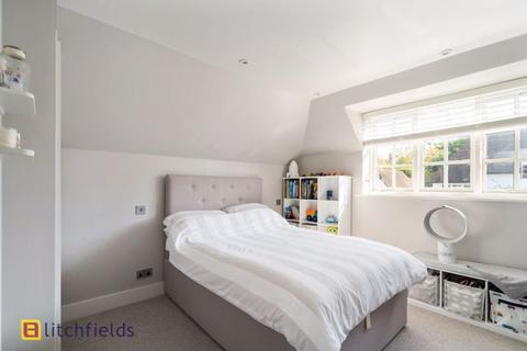 47 Willifield Way, London, NW11 7XU