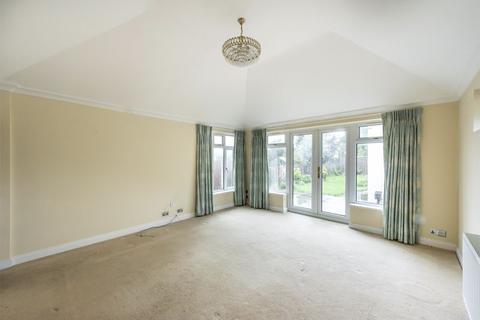 Scots Holme Cavendish Road, Markyate, St Albans, AL3 8PX