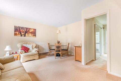 18 Arthur Close, Farnham, GU9 8PE