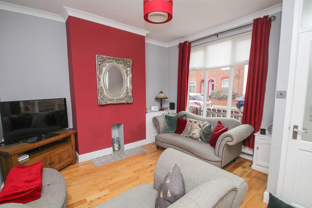 Poplar Grove, Urmston, Manchester, M41 2 bed terraced house £210,000