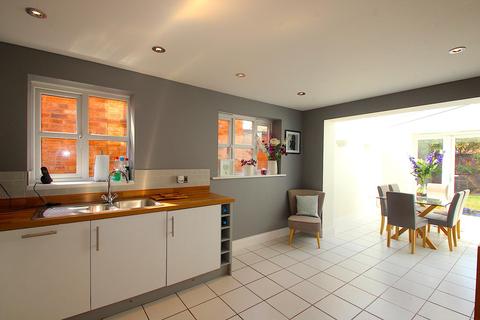 8 Auster Crescent, Rearsby, Leicester, LE7 4UE