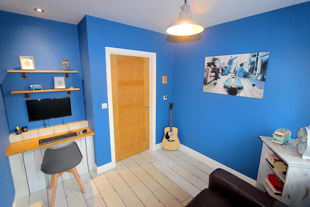 Bedroom Five/Office