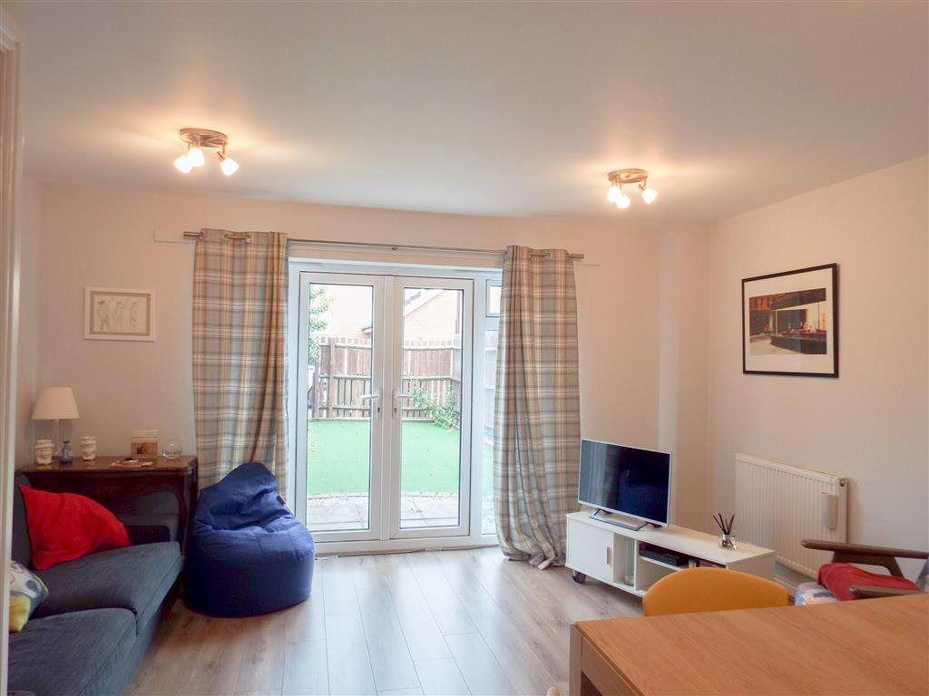 Carlton Boulevard, Lincoln 3 bed townhouse £825 pcm (£190 pw)