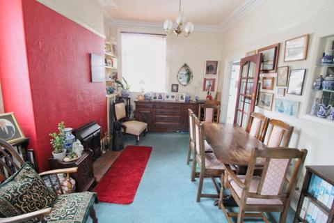 103 Cliff Road, Hornsea, HU18 1JB