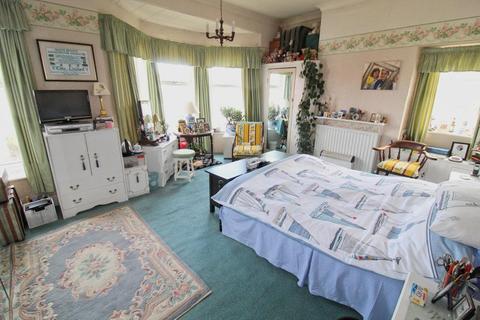103 Cliff Road, Hornsea, HU18 1JB
