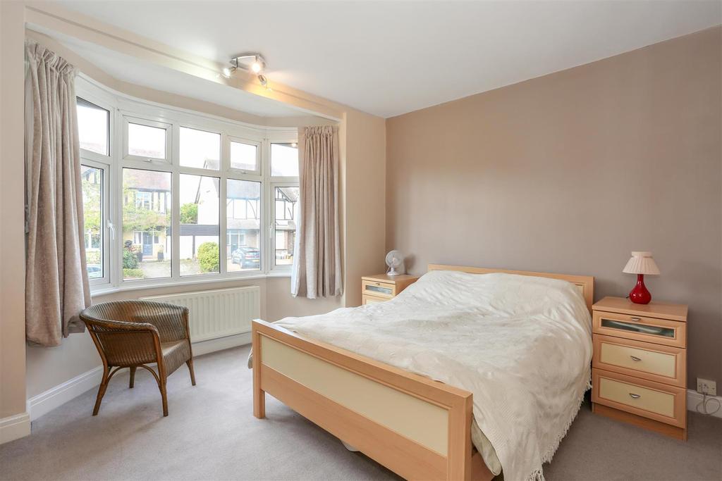 450131194 - 23 Dalmeny Road, Carshalton SM5 4 PW -