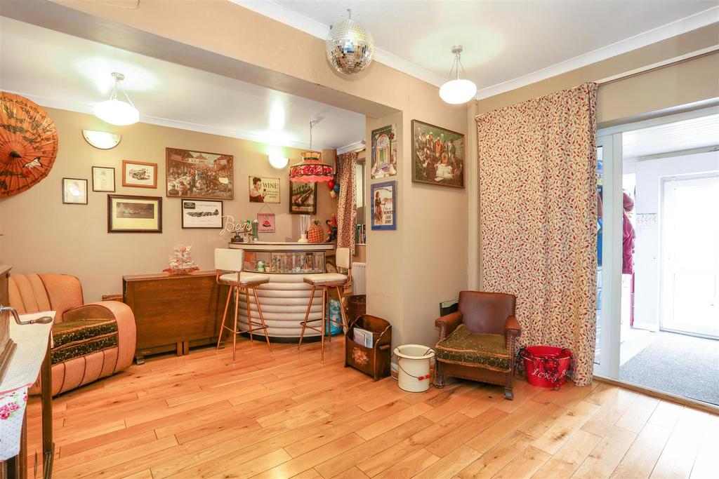 450131194 - 23 Dalmeny Road, Carshalton SM5 4 PW -