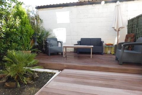3a Shirley Gardens, London, W7 3PT