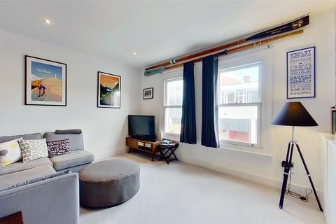 107 Twilley Street, London, SW18 4NW