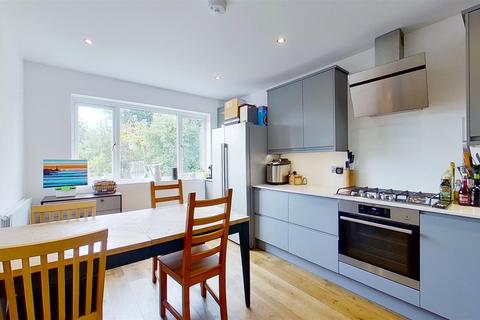 107 Twilley Street, London, SW18 4NW