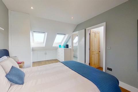 107 Twilley Street, London, SW18 4NW