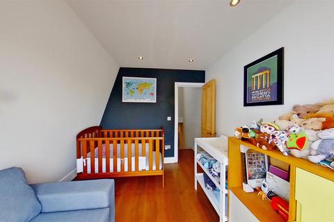 107 Twilley Street, London, SW18 4NW