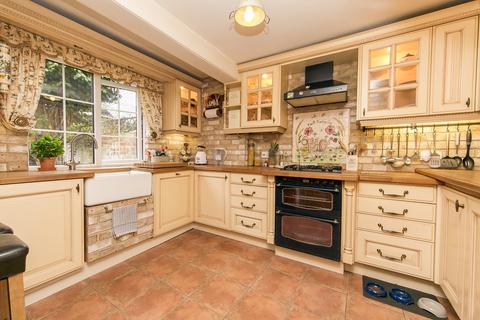 8 Bocking End, Braintree, CM7 9AA